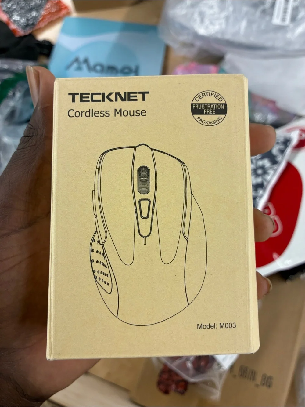 Beige Cordless Mouse - Wireless Comfort and Precision